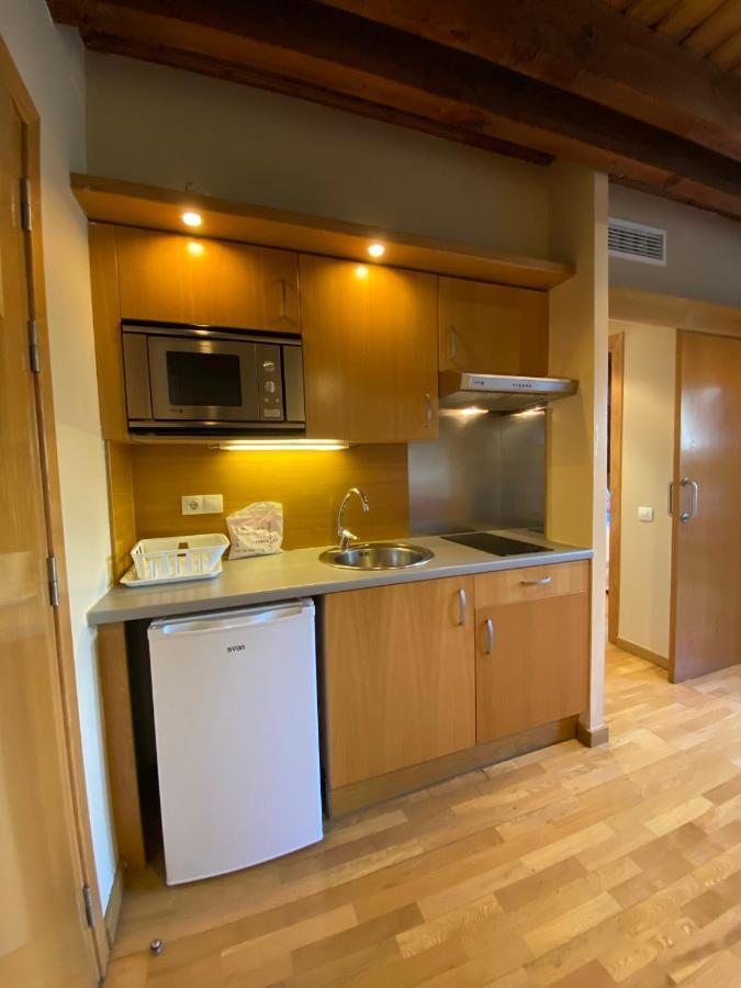 One-Bedroom Apartment,1086499864:JPEG